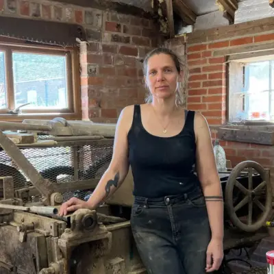 Глина, печі та ціна виживання для виробників плитки