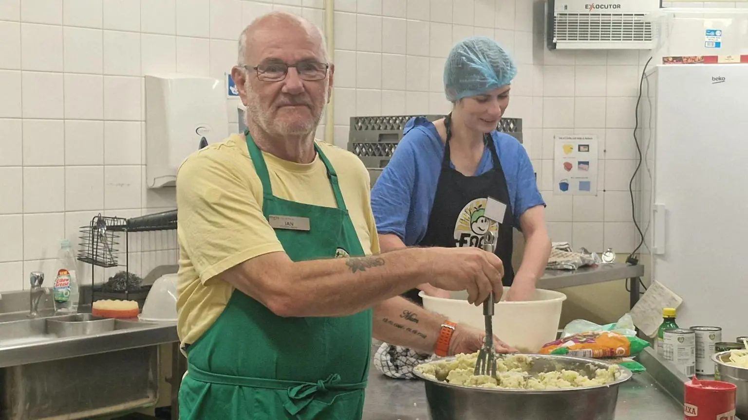 Ієна Вайта запросили до благодійної організації FoodCycle після того, як він відчув «самогубство» після розпаду шлюбу.