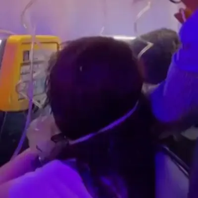 Деталі двигуна розбили вікно Ryanair, з якого висмоктало голову чоловіка, йдеться у повідомленні.